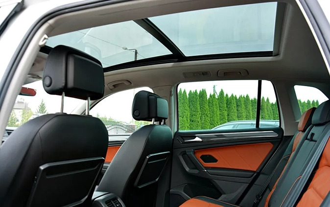 Volkswagen Tiguan cena 89700 przebieg: 171750, rok produkcji 2018 z Warka małe 667